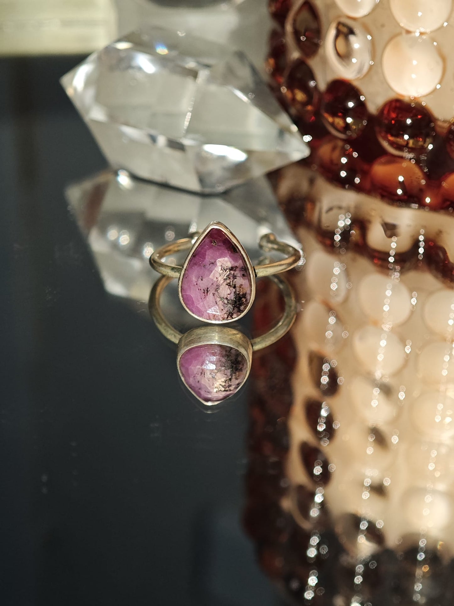 Gümüş yakut yüzük